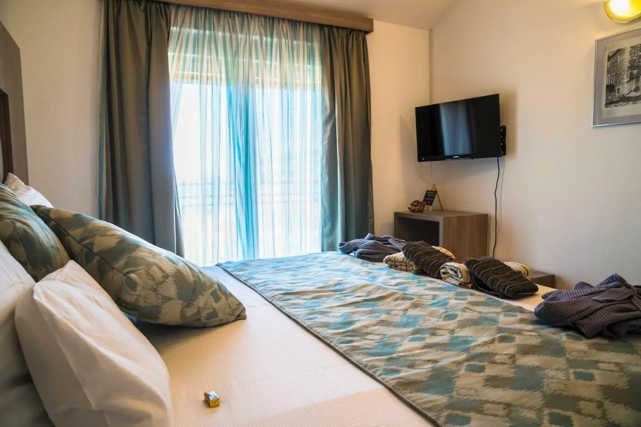 Anikol Apartments 1 Selce