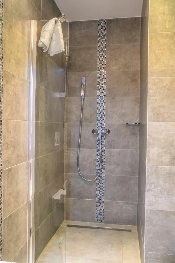 Anikol Apartments 1 Selce Croatia