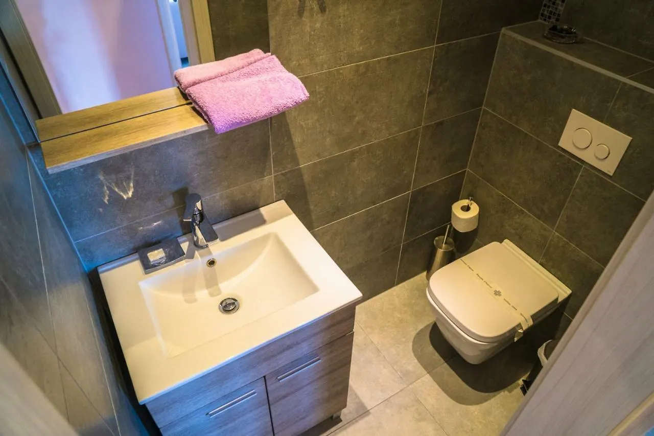 Anikol Apartments 1 Selce