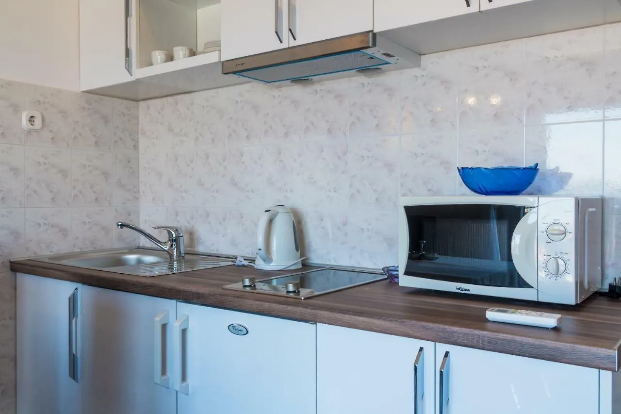 Anikol Apartments 1 Selce Croatia